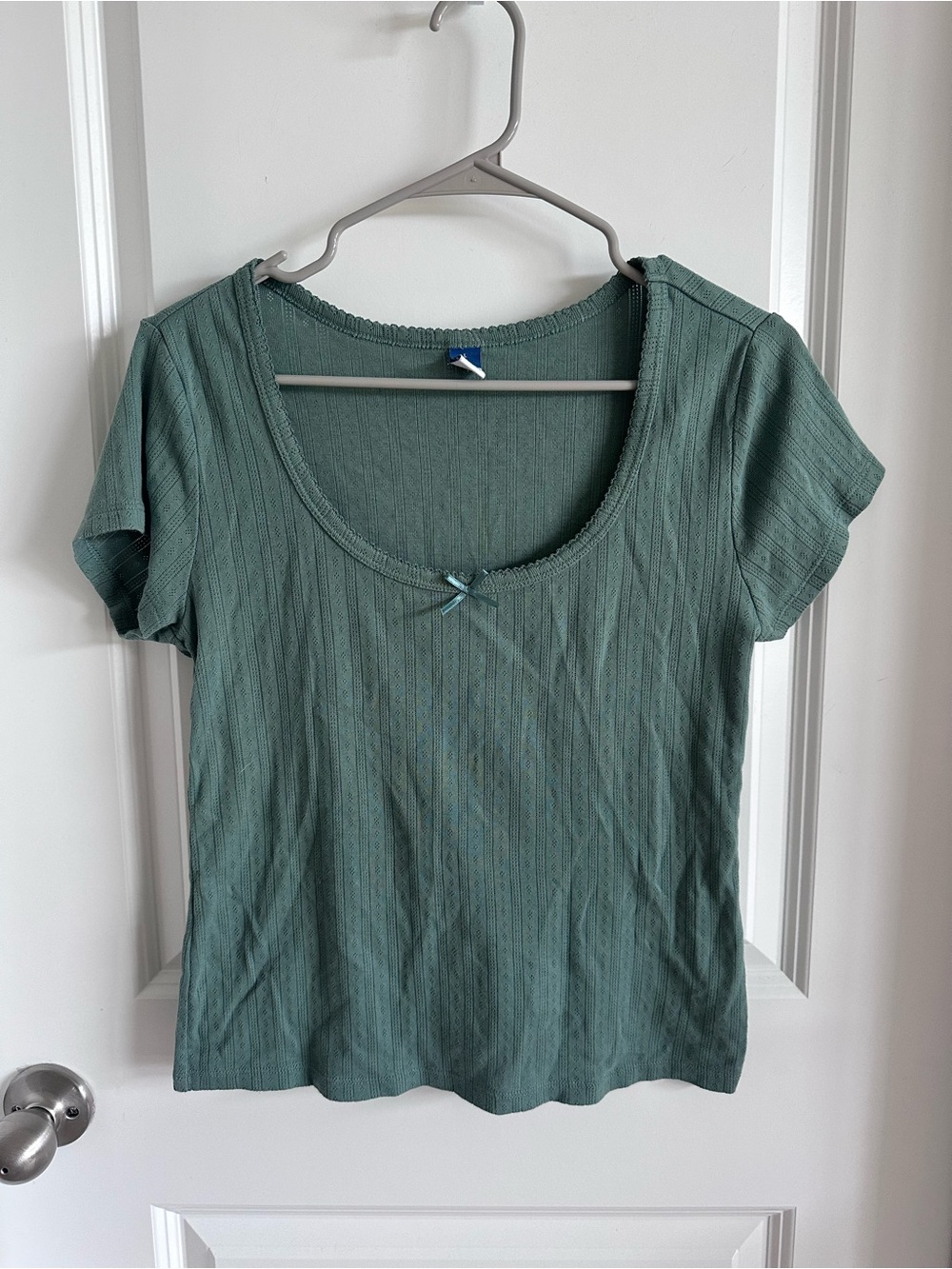 Old Navy Scoop Neck Short Sleeve Top in Sage Green
